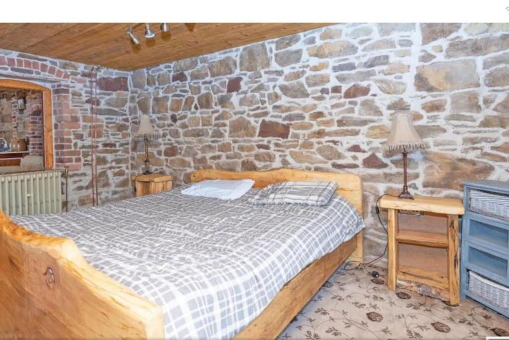 2 Bed Sandstone Residence Newport  エクステリア 写真